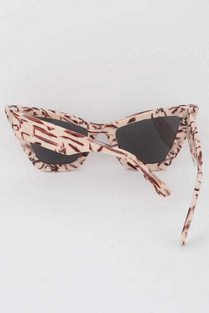 Retro Sharp Cateye Gradient Sunglasses